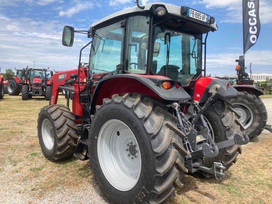 Tracteur agricole Massey Ferguson 5710