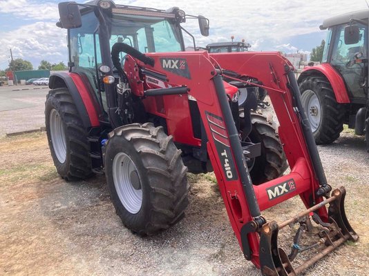 Tracteur agricole Massey Ferguson 5710