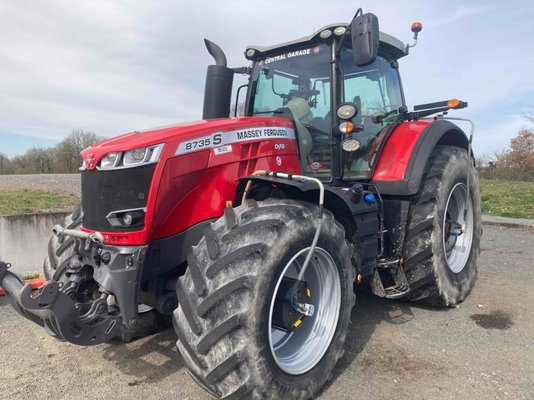 Tracteur agricole - 8735