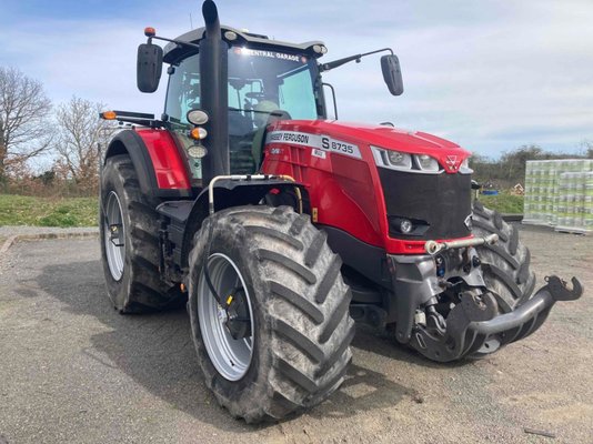 Tracteur agricole Massey Ferguson 8735