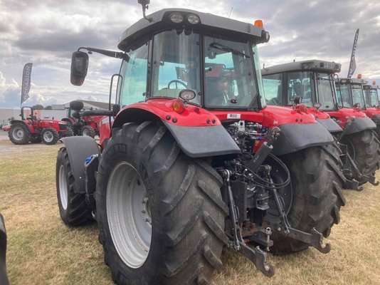 Tracteur agricole Massey Ferguson 6716