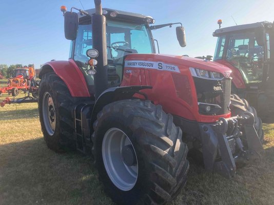 Tracteur agricole Massey Ferguson 7726