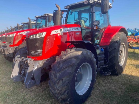 Tracteur agricole Massey Ferguson 7726