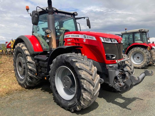 Tracteur agricole Massey Ferguson 8740