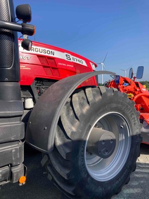 Tracteur agricole Massey Ferguson 8740