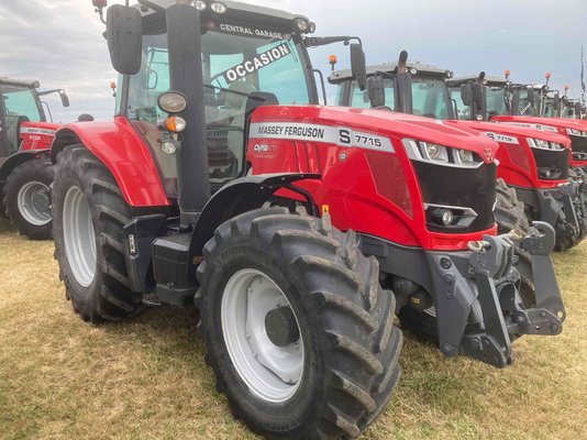 Tracteur agricole Massey Ferguson 7715