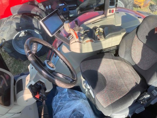 Tracteur agricole Massey Ferguson 8740