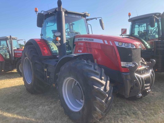 Tracteur agricole Massey Ferguson 8740