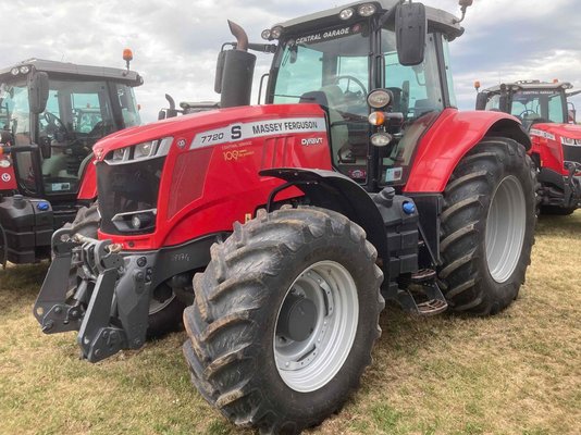 Tracteur agricole Massey Ferguson 7720