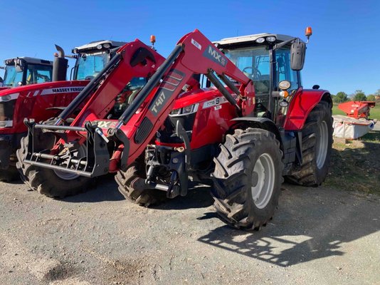 Tracteur agricole Massey Ferguson 7715