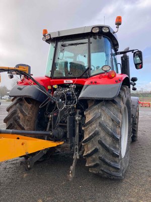 Tracteur agricole Massey Ferguson 6714