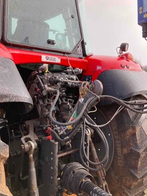 Tracteur agricole Massey Ferguson 6714