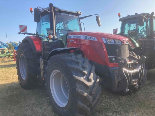 Tracteur agricole Massey Ferguson 8732 Dyna-VT EXCLUSIVE