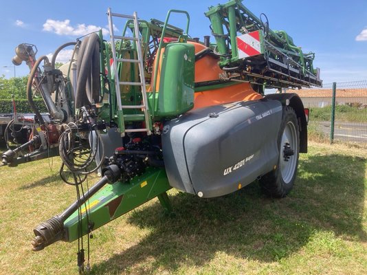 Pulvérisateur traîné Amazone UX4201