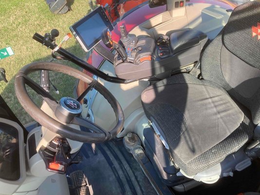 Tracteur agricole Massey Ferguson 8740