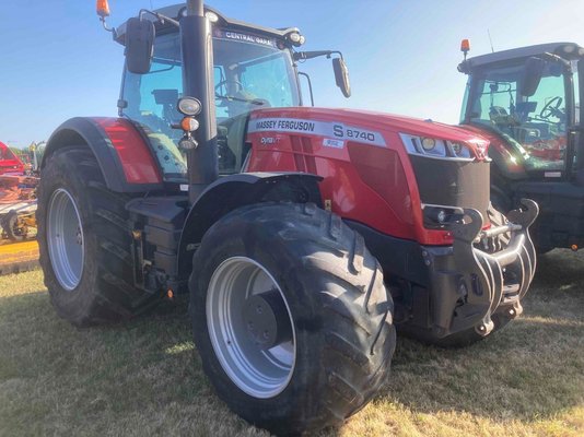 Tracteur agricole Massey Ferguson 8740