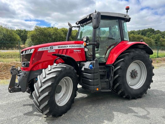 Tracteur agricole Massey Ferguson 7715
