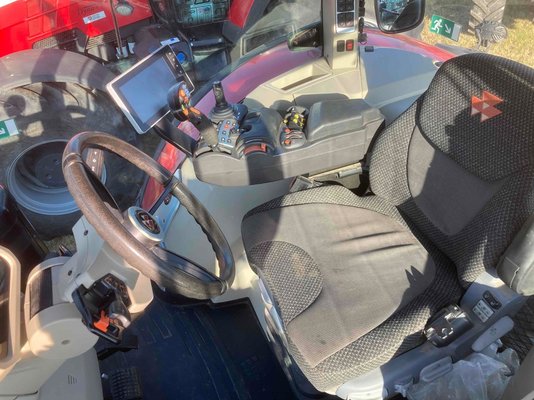 Tracteur agricole Massey Ferguson 8740