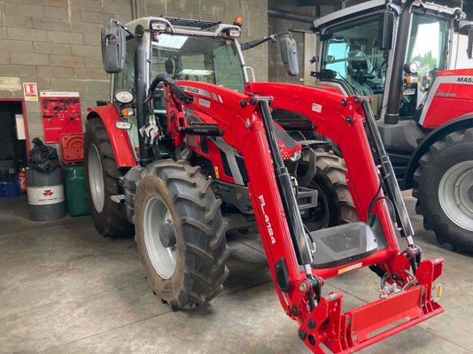 Tracteur agricole Massey Ferguson 5S.115 Dyna-4 ESSENTIEL