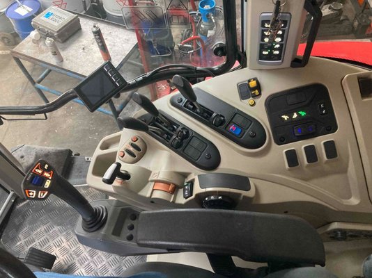 Tracteur agricole Massey Ferguson 5S.115 Dyna-4 ESSENTIEL