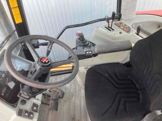 Tracteur agricole Massey Ferguson MF 6260