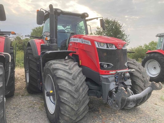 Tracteur agricole Massey Ferguson MF 8740S Dyna-VT_NEW EXCLUSIVE