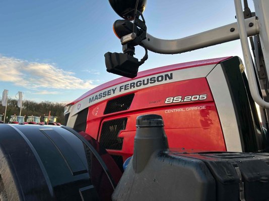 Tracteur agricole Massey Ferguson 8S.205 Dyna-VT EXCLUSIVE