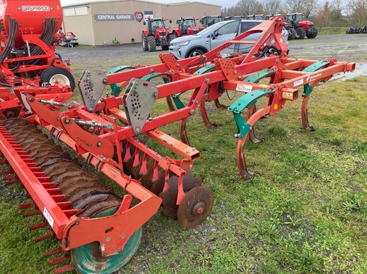 Déchaumeur à dents Kverneland CLCPRO3M
