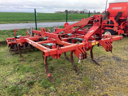 Déchaumeur à dents Kverneland CLCPRO3M