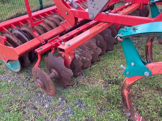 Déchaumeur à dents Kverneland CLCPRO3M