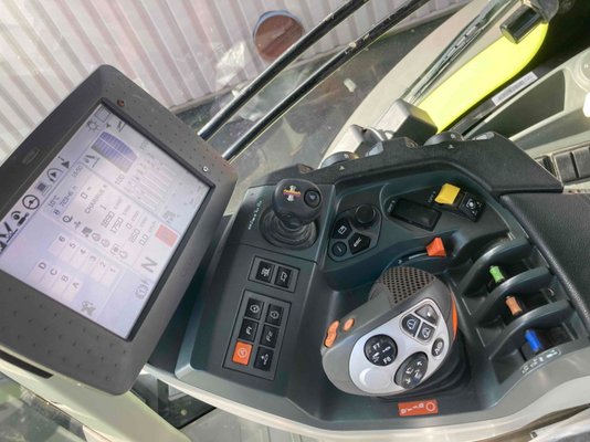 Tracteur agricole Claas AXION 850