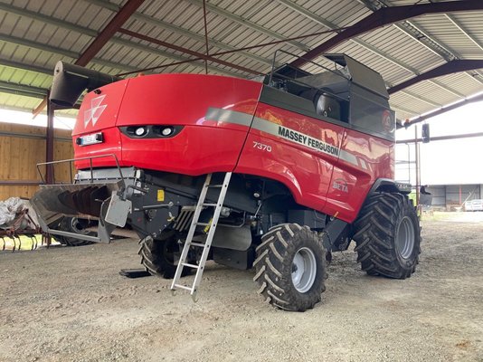 Moissonneuse batteuse Massey Ferguson BETA 7370