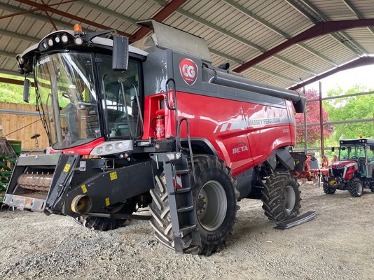 Moissonneuse batteuse - BETA 7370