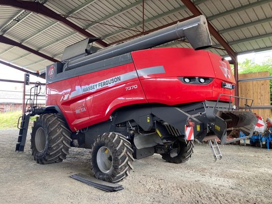 Moissonneuse batteuse Massey Ferguson BETA 7370