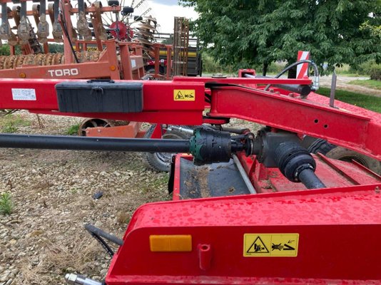 Faucheuse conditionneuse Massey Ferguson DM 306 TR-KC Faucheuse à disques