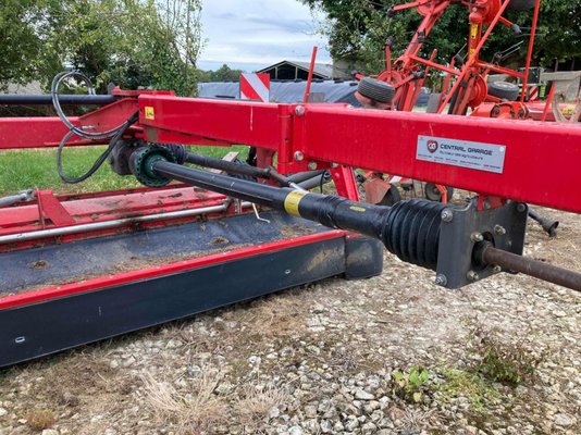 Faucheuse conditionneuse Massey Ferguson DM 306 TR-KC Faucheuse à disques