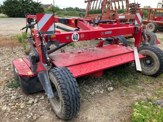 Faucheuse conditionneuse Massey Ferguson DM 306 TR-KC Faucheuse à disques