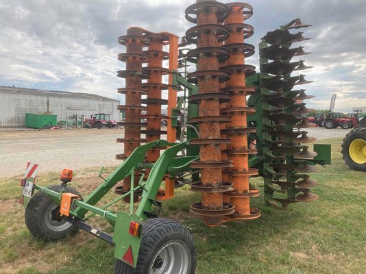 Déchaumeur rapide à disques Amazone CATROS+ 6002