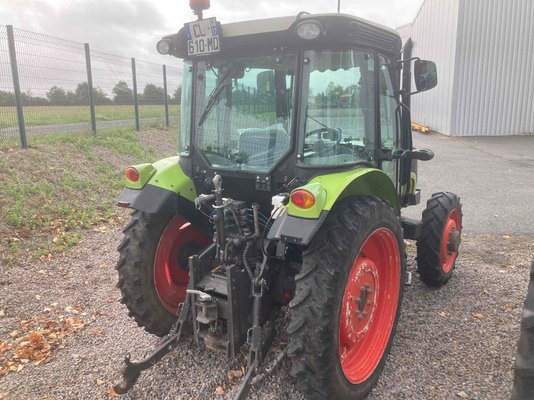 Tracteur fruitier Claas Elios 220