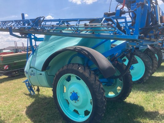 Pulvérisateur traîné Berthoud TENOR3537