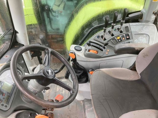 Tracteur agricole Claas ATOS 330