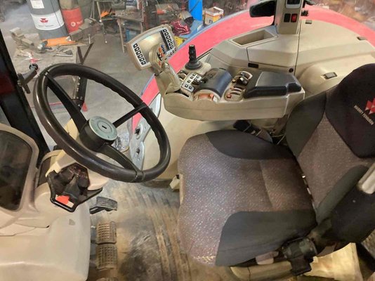 Tracteur agricole Massey Ferguson MF 8730