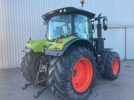 Tracteur agricole Claas ARION 550