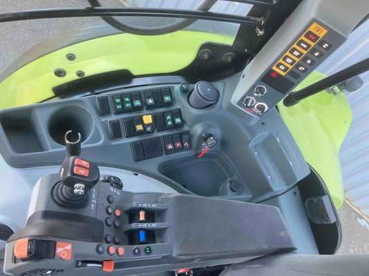 Tracteur agricole Claas ARION 550