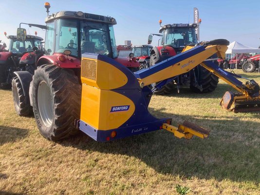 Tracteur agricole Massey Ferguson 7465