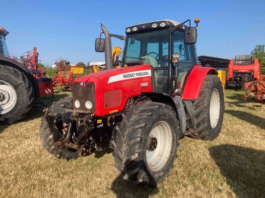 Tracteur agricole Massey Ferguson 7465