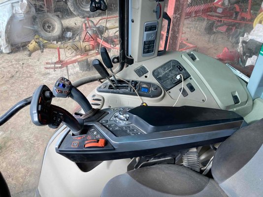 Tracteur agricole Massey Ferguson 5S.135 DYNA-4 EFFICIENT