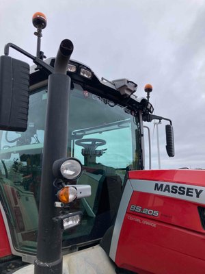 Tracteur agricole Massey Ferguson 8S.205 Dyna-VT EXCLUSIVE