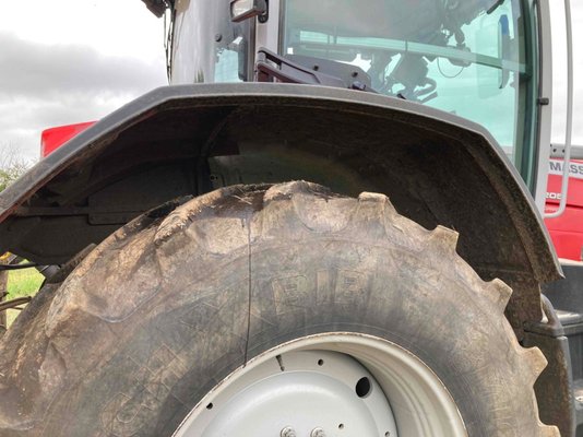 Tracteur agricole Massey Ferguson 8S.205 Dyna-VT EXCLUSIVE