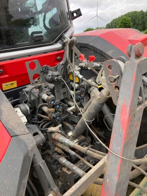 Tracteur agricole Massey Ferguson 8S.205 Dyna-VT EXCLUSIVE